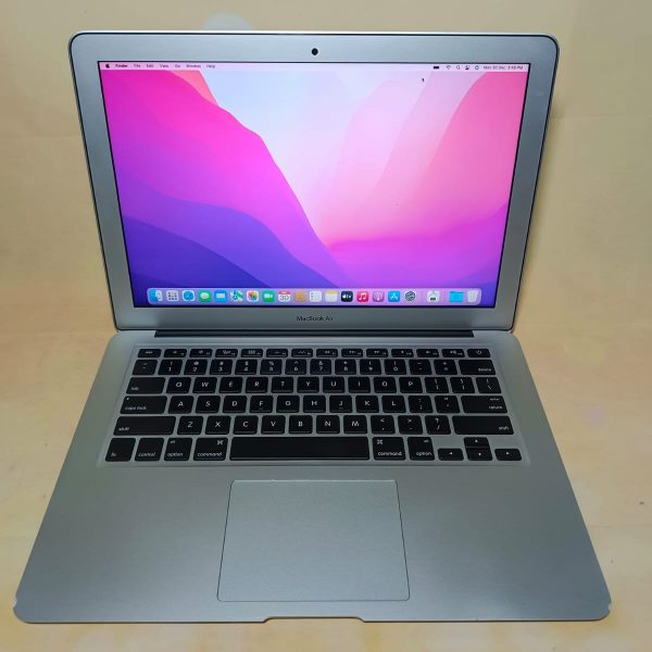 MACBOOK AIR 13″ 2017 Intel Core i5, 8GB RAM, 128 GB SSD, Monterey